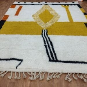 Amira – Bold Geometric Area Rug in Mustard and Black