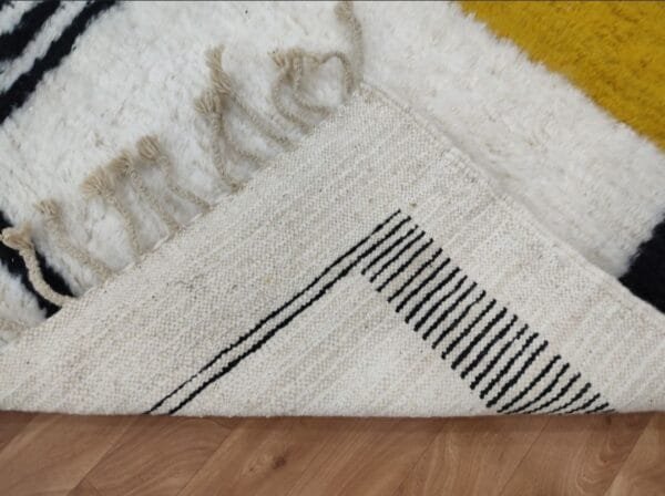 Amira – Bold Geometric Area Rug in Mustard and Black