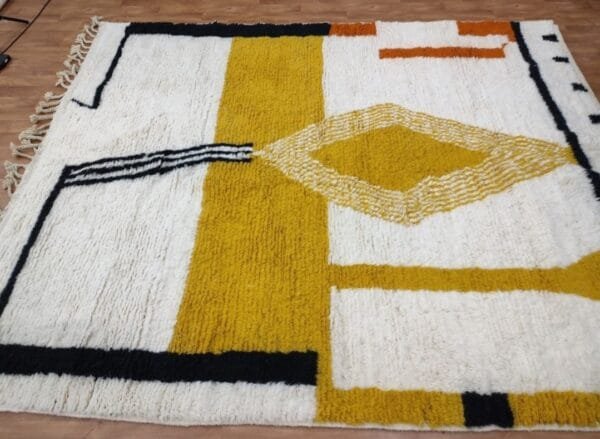 Amira – Bold Geometric Area Rug in Mustard and Black