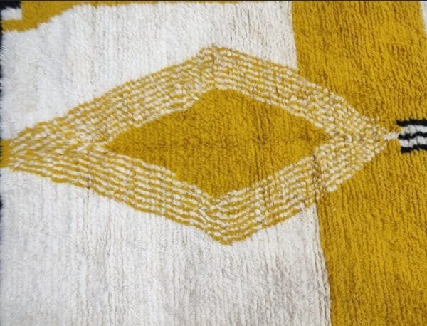 Amira – Bold Geometric Area Rug in Mustard and Black