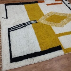 Amira – Bold Geometric Area Rug in Mustard and Black