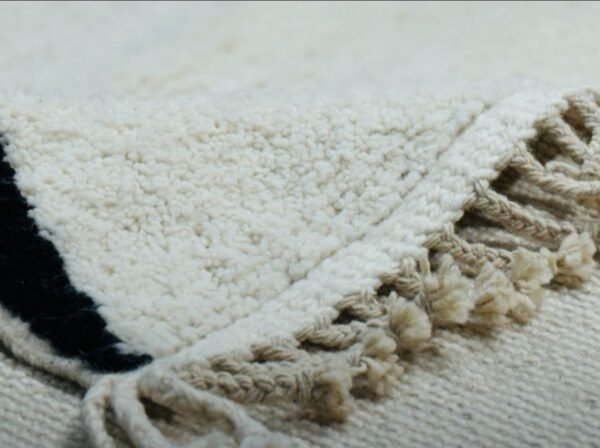 Handwoven Moroccan Carpet Aicha –Black and White Tribal Rug – Handwoven Moroccan Carpet
