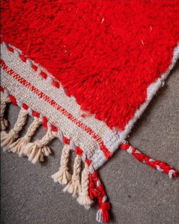 Moroccan rug Aicha –Elegant Rugs with Red – Handmade Moroccan Wool Carpet